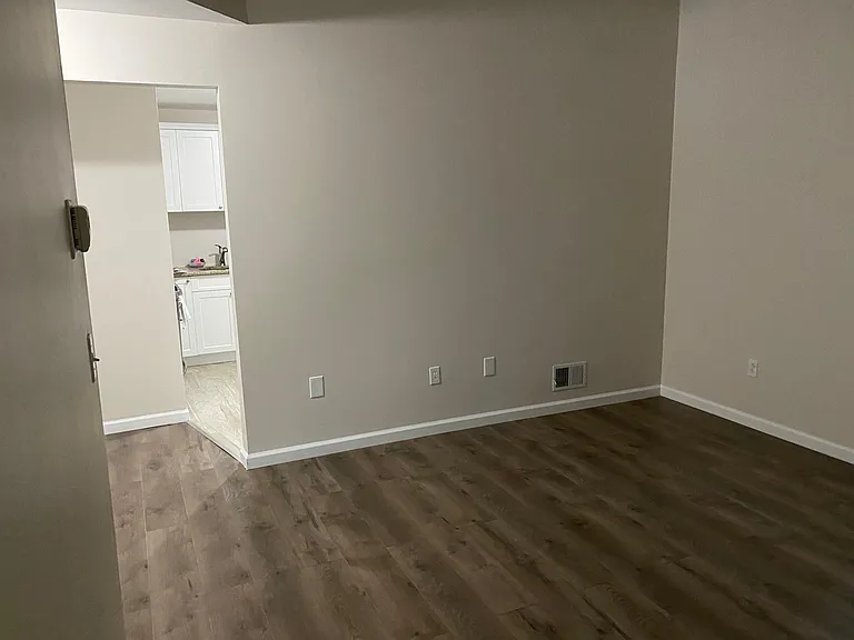 36 Renaissance Ln — Photo 6