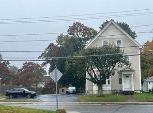 726 High St FLOOR 3, Cumberland, RI 02864