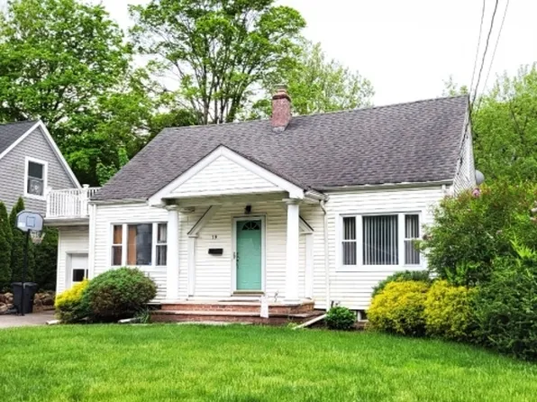 19 Rockaway Ave, Oakland Boro, NJ 07436