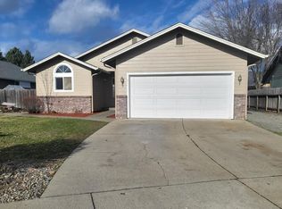 2116 SW Garden Valley Way, Grants Pass, OR 97526