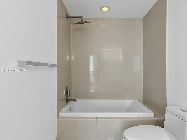 45 SW 9th St #3502 — Photo 24