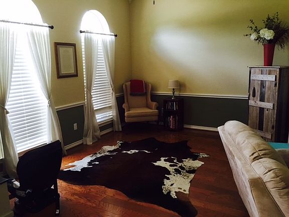 3rd image of 206 Granada Calle St