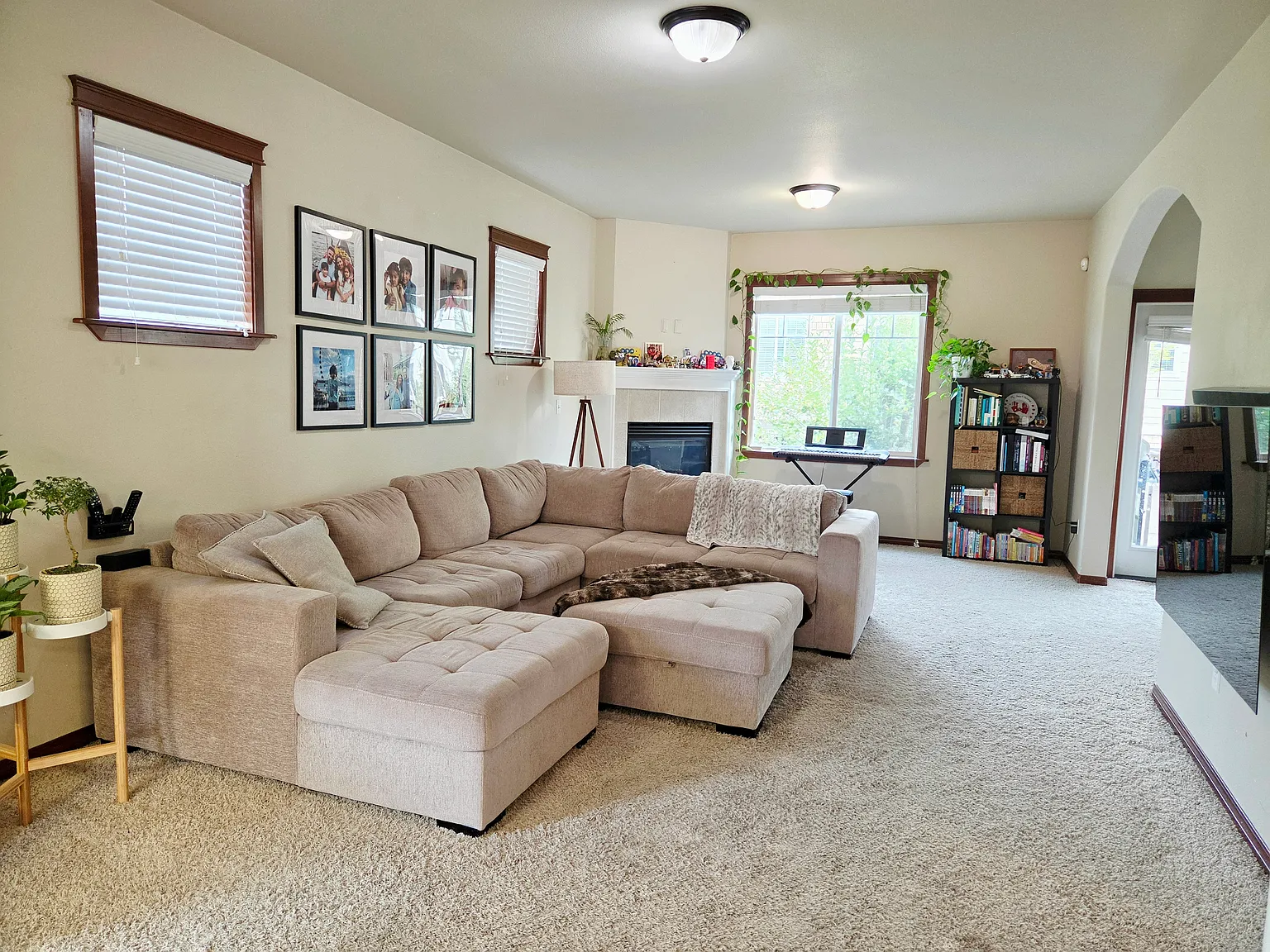 3 bed, 2113 sqft, $3,149 — Photo 4