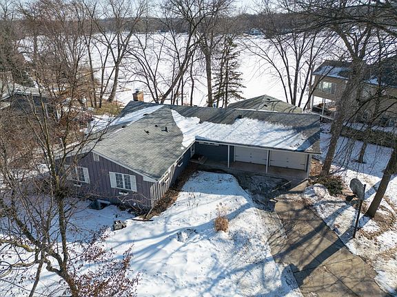 2nd image of 313 Maple Island Rd