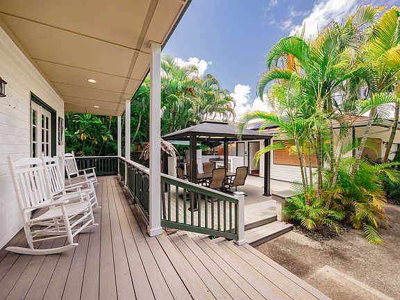 wrap around lanai 2 levels