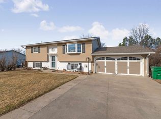 1729 Sharp Dr, Rapid City, SD 57703