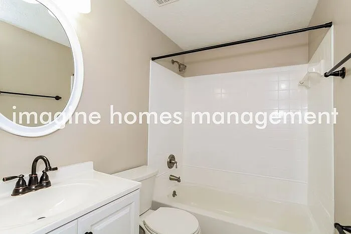 676 Harcourt Dr — Photo 13
