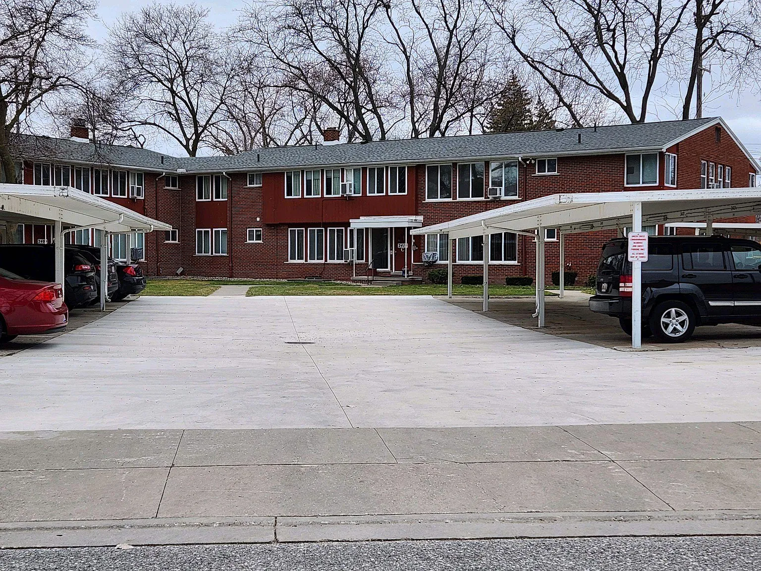 2419 Damman Dr APT 101 photo 1