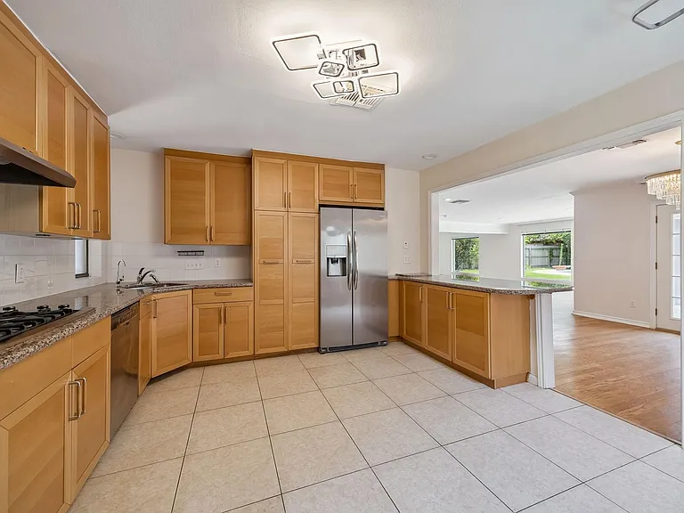 10314 Olympia Dr — Photo 8