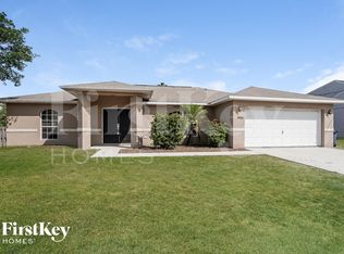 18552 Spruce Dr W, Fort Myers, FL 33967