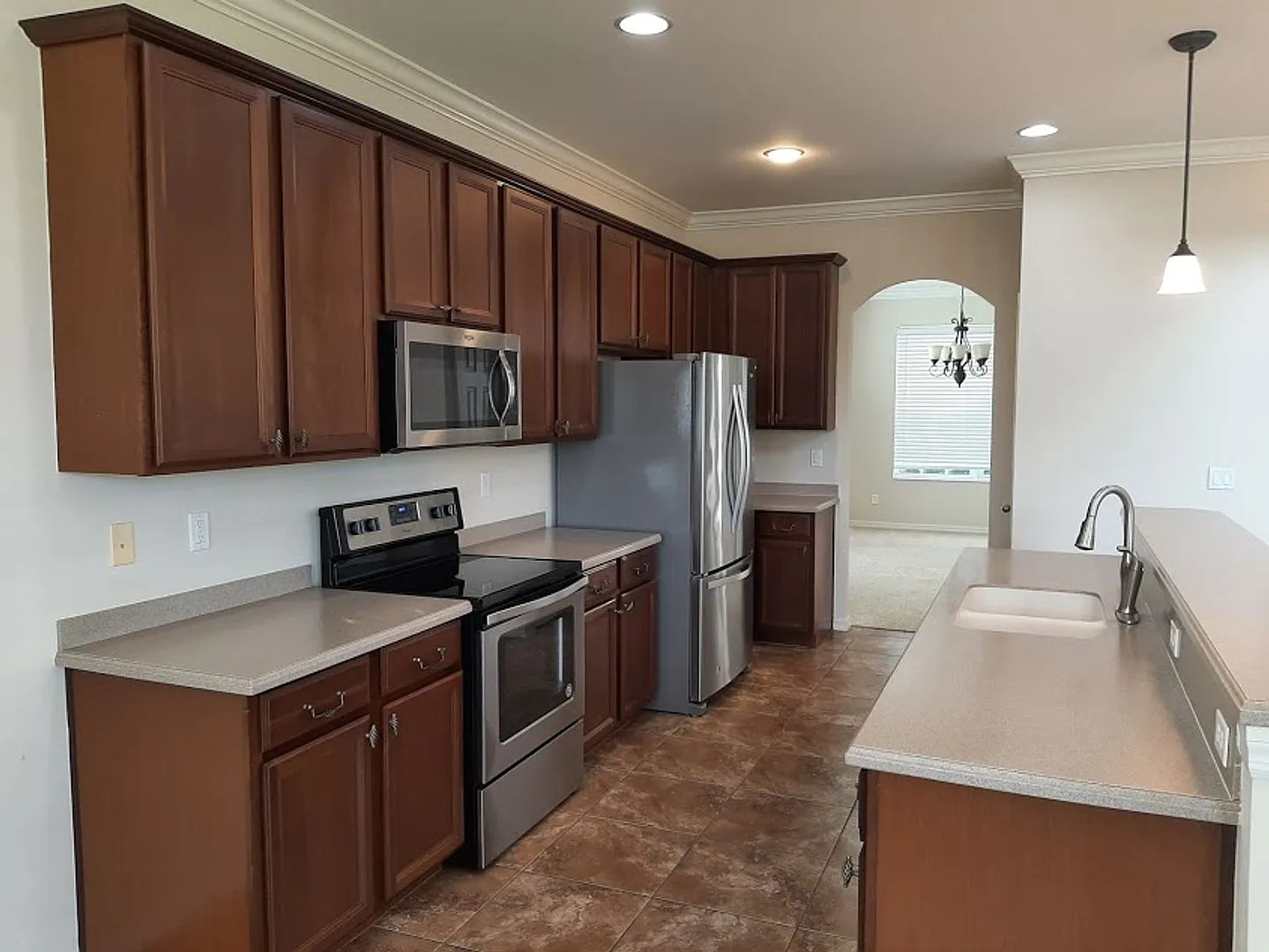 Coming OCT ! 2 Story 5/ 3.5 home in gated community — Photo 4