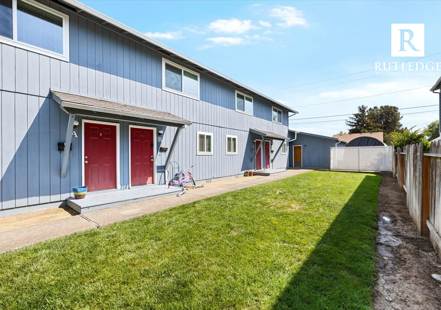 826 Bennett Avenue — Photo 2