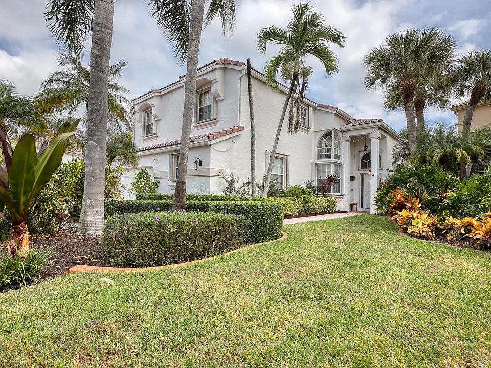 2070 Chagall Cir