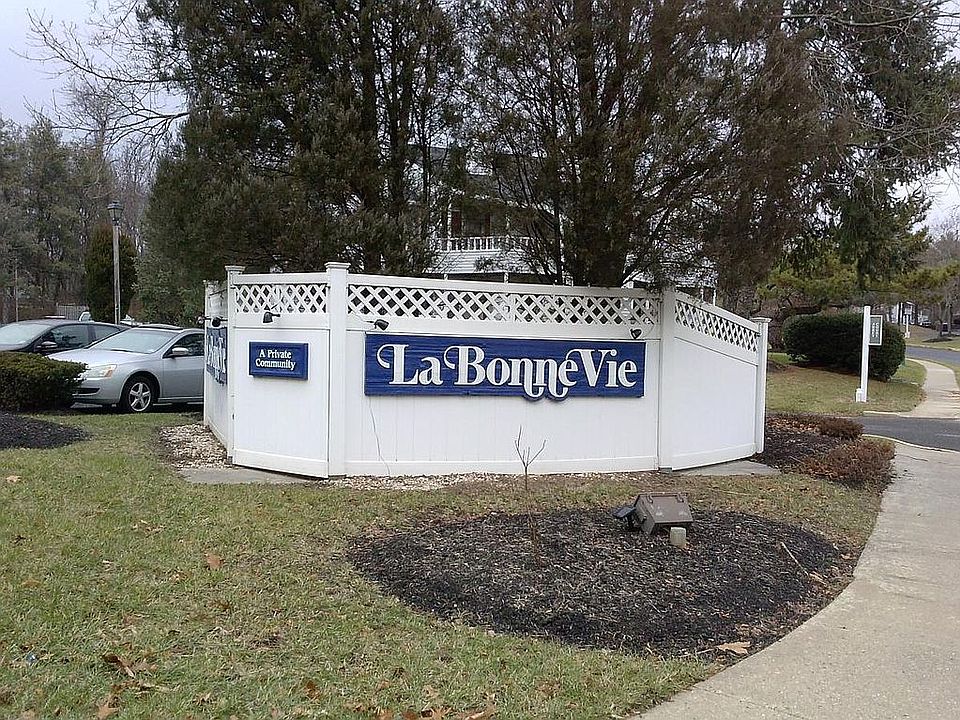 LA BONNE VIE