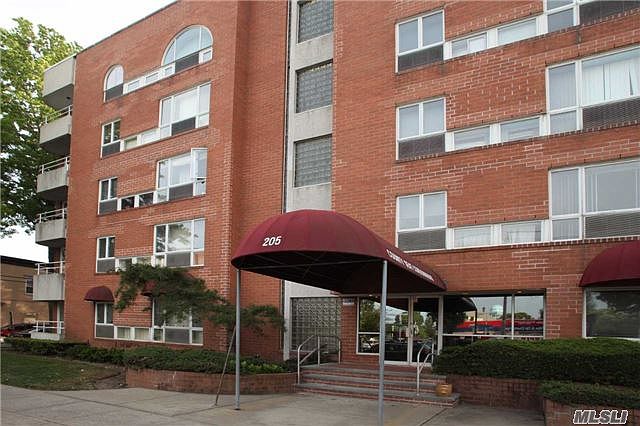 1st image of 205 Mineola Blvd #202