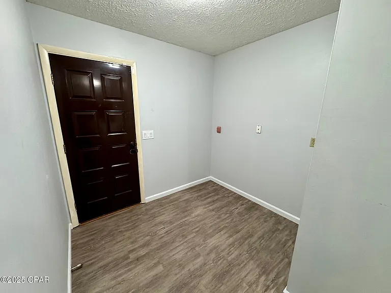 6210 Imperial Dr — Photo 13