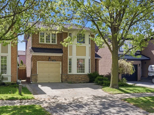 1118 Glen Valley Rd, Oakville, ON L6M 3K8