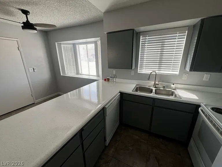 5662 E Lake Mead Blvd #A — Photo 24