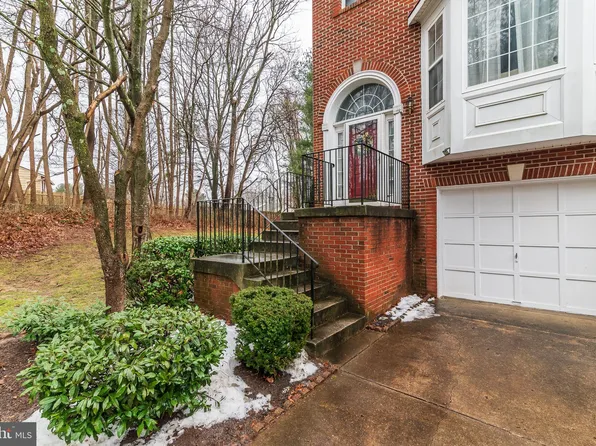 18635 Carriage Walk Cir, Gaithersburg, MD 20879