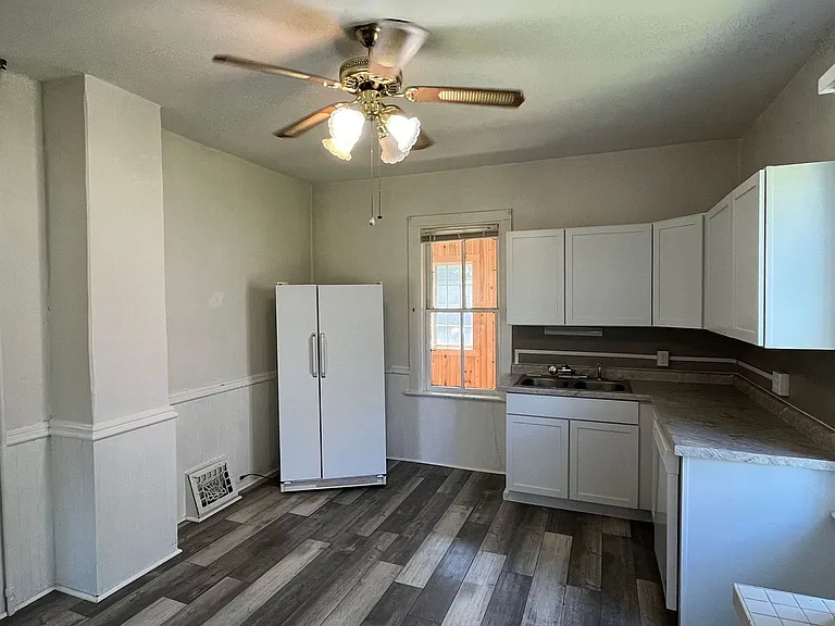 630 E Wausau Ave — Photo 6