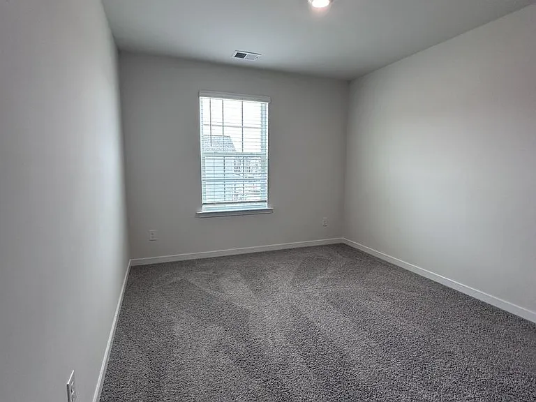 659 13th Avenue Dr NE — Photo 14