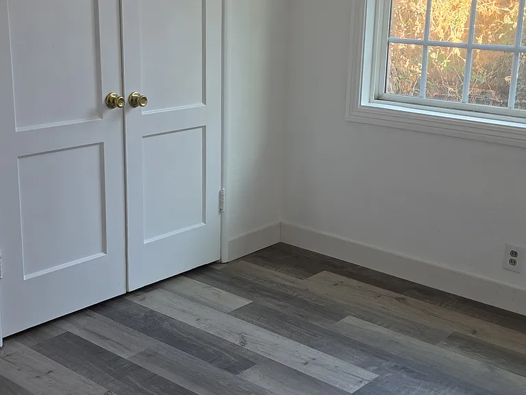619 S Baker St — Photo 10