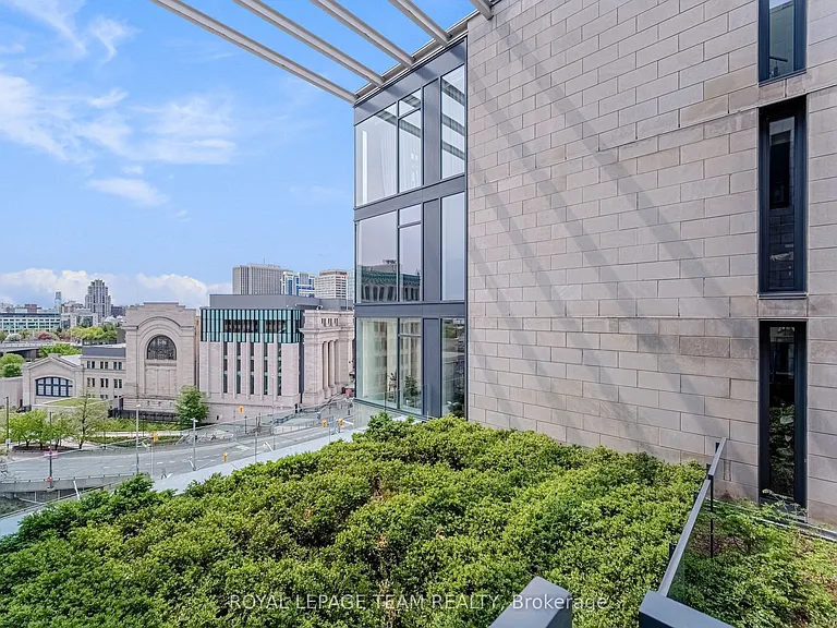 700 Sussex Dr #601 — Photo 32