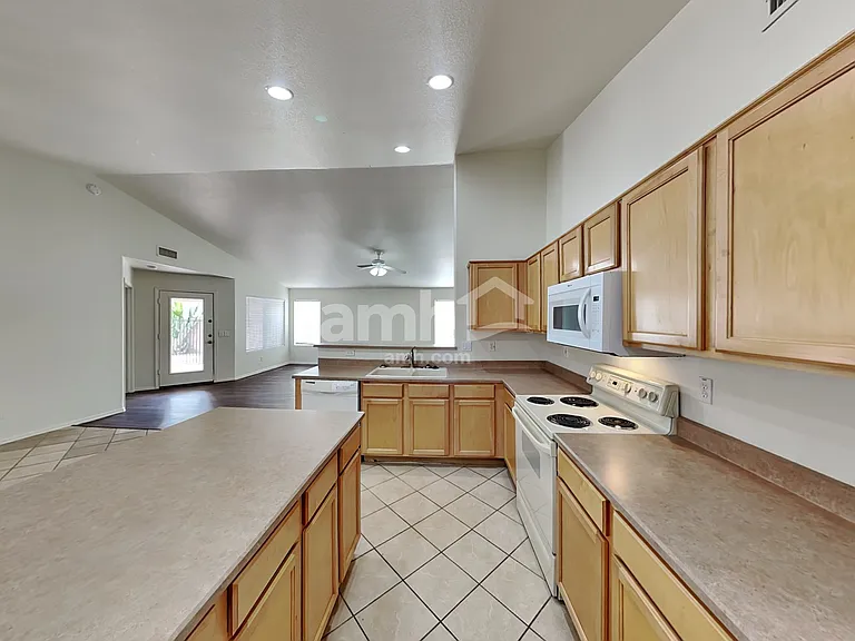 10845 E Wier Ave — Photo 3