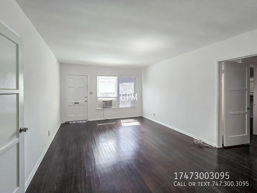 Building Photo - 1610 Grismer Ave #A