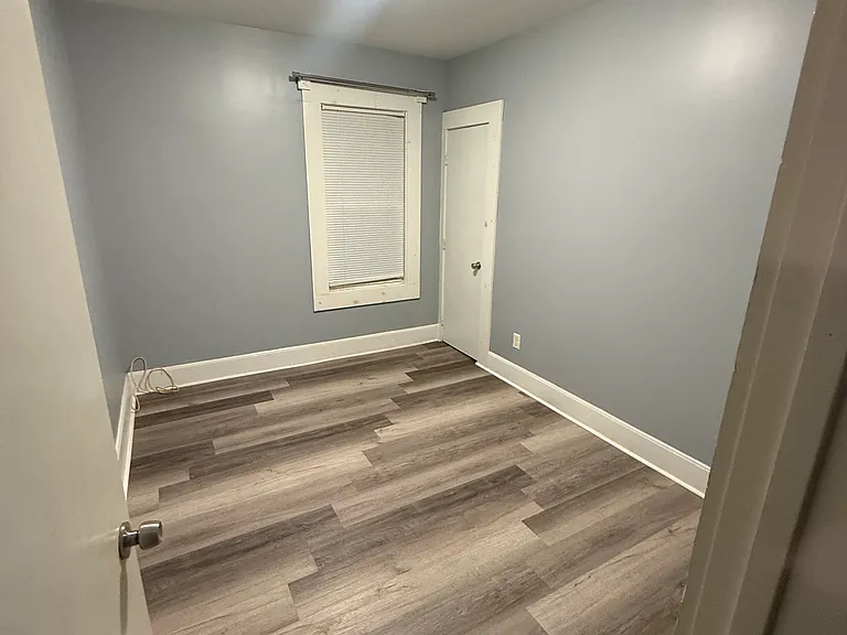 16 Warren St #2 — Photo 5