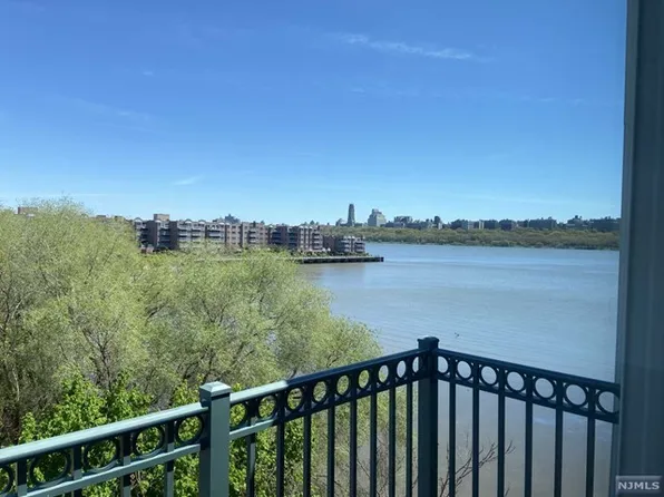 338 The Promenade #338, Edgewater, NJ 07020