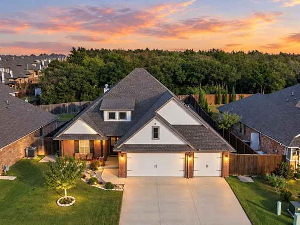 2924 Oak Hill Ave, Edmond, OK 73034