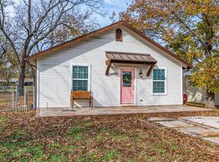 104 S Ashford St, Savoy, TX 75479