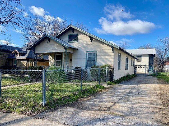 1st image of 2303 Lincoln Ave
