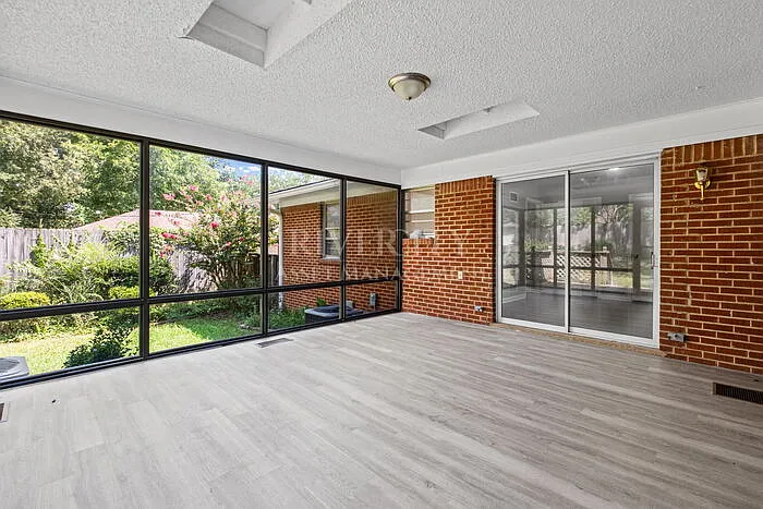 3975 Bishops Bridge Rd — Photo 6