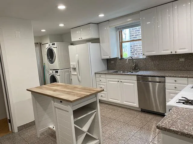 2624 W Superior St #2 — Photo 3