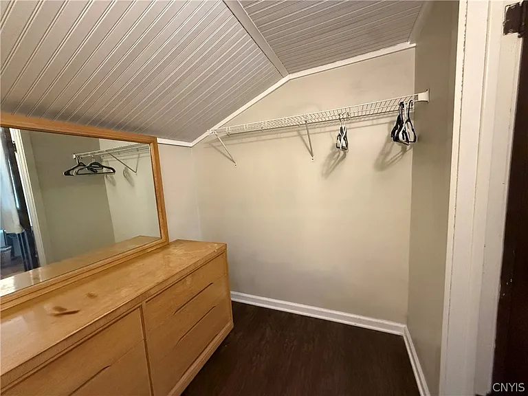 936 Lancaster Ave — Photo 28