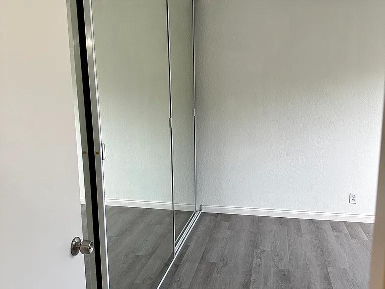 10933 Moorpark St #5 — Photo 14