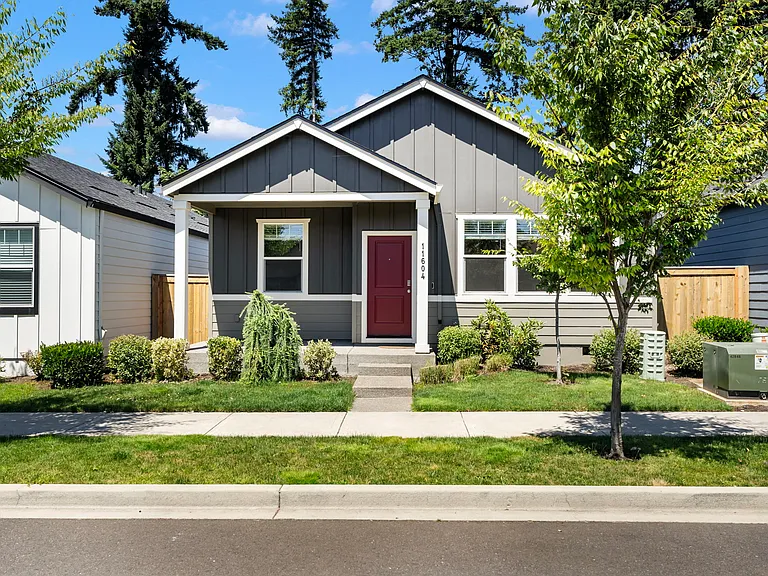 11604 NE 16th St — Photo 1