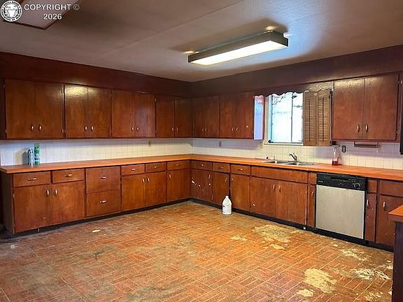 3rd image of 1444 Elm Ave