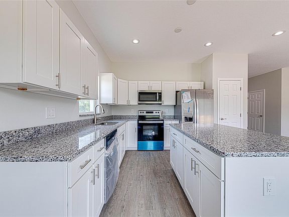 3rd image of 7 Bay Place