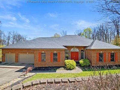 2 Pinnacle Pl, Charleston, WV, 25311