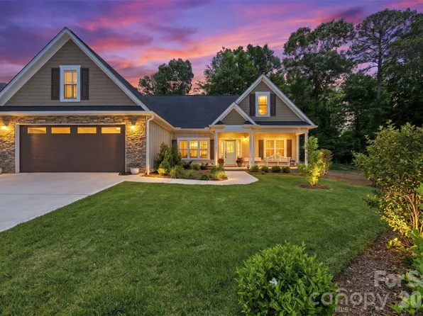 2109 6th St NW, Hickory, NC 28601