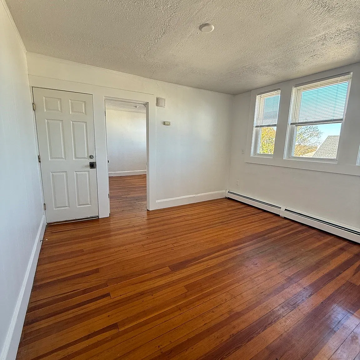 1 bed, 1.0 bath, 99999 sqft, $2,000 — Photo 4