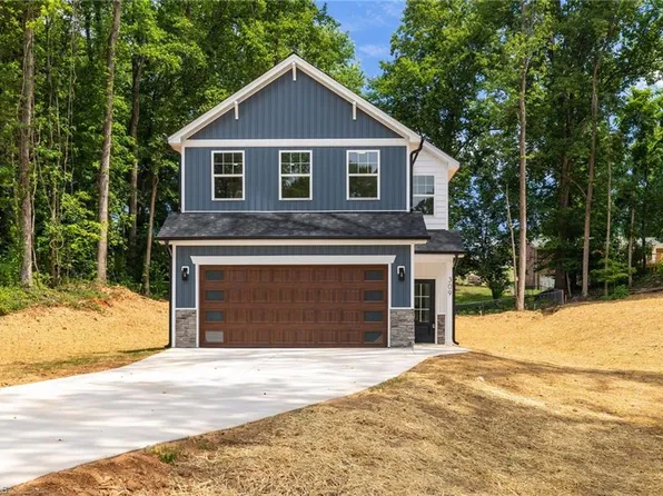 309 Lily Dr, Kernersville, NC 27284