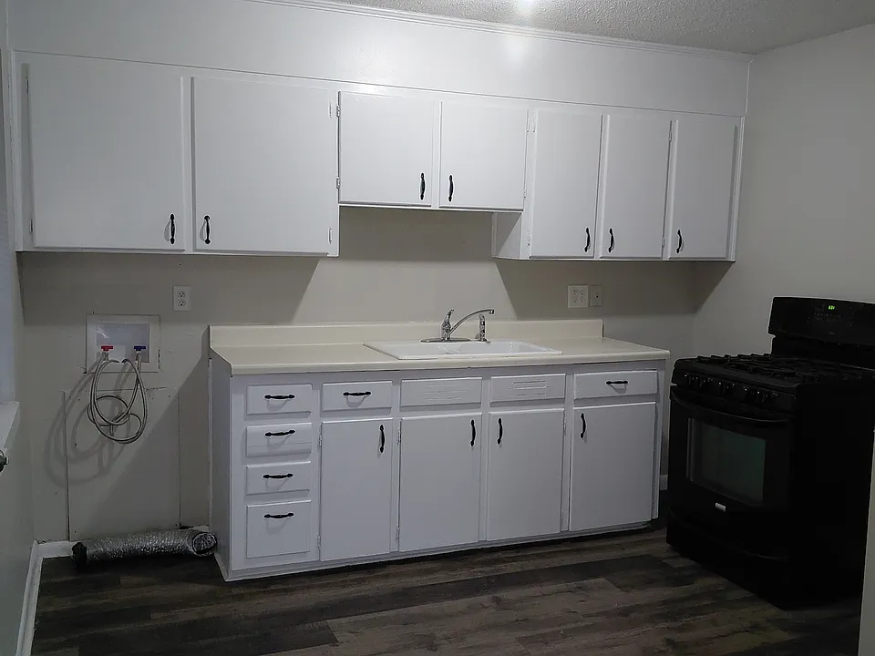 1820 3rd Pl SW