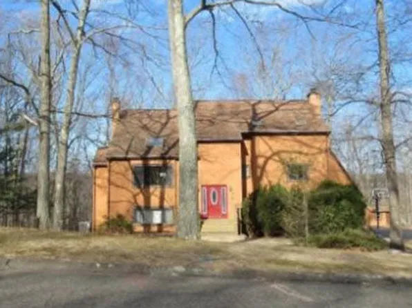 9 Woodacre Ln, Monroe, CT 06468