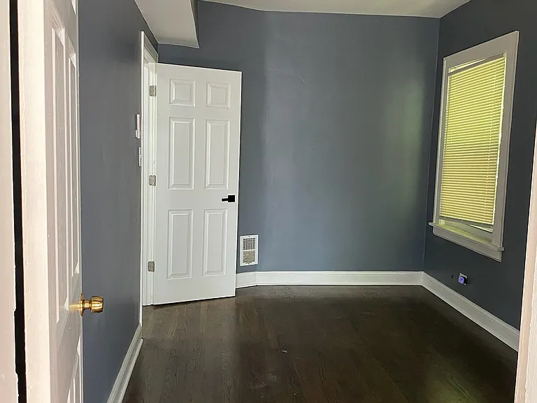 10925 S Vernon Ave #2 — Photo 5