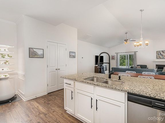 4th image of 3323 Chase Forest Ct