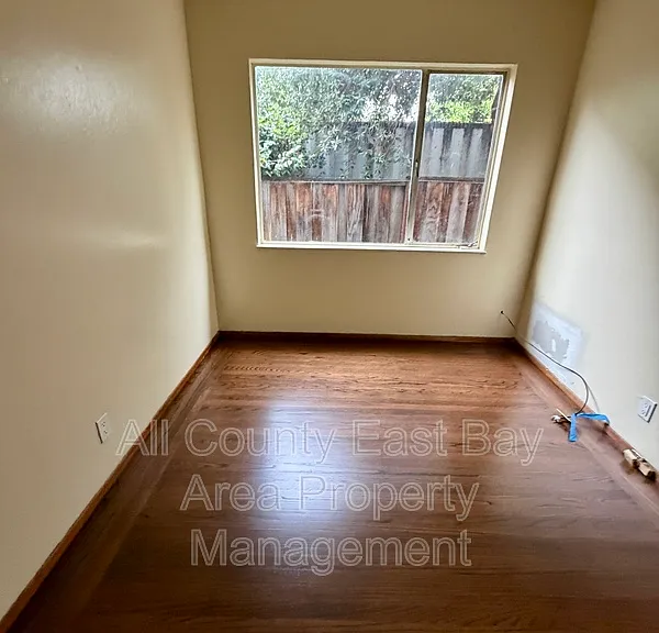 1935 Haste St #2 — Photo 7
